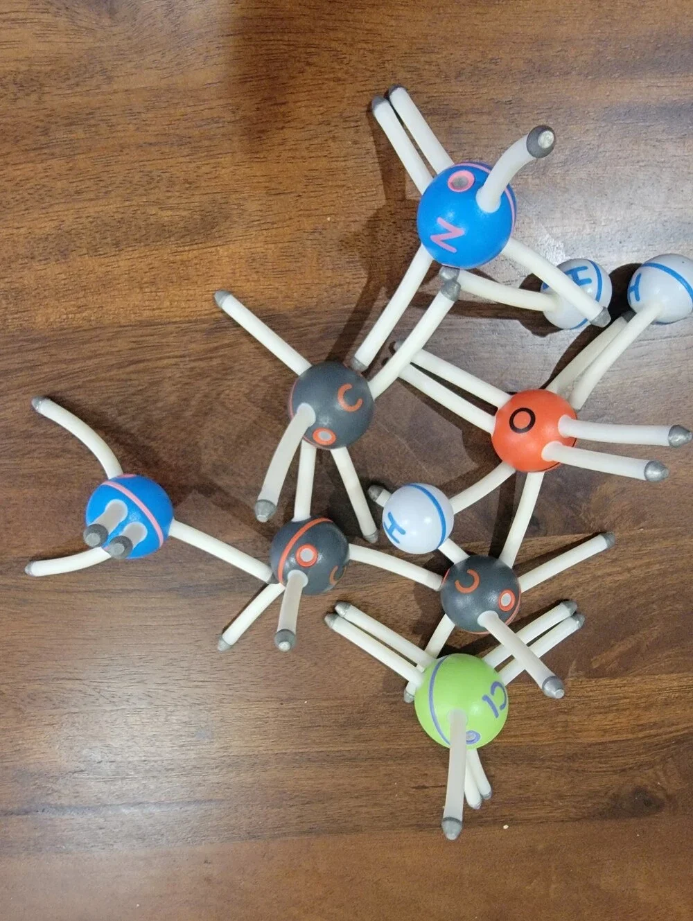 Happy Atoms molecular modeling kits from Thames & Kosmos